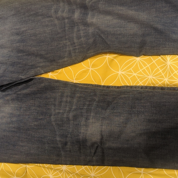 Lucky brands jeans size 42x32 - Picture 4 of 4